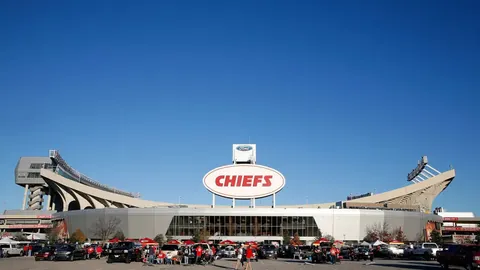 “鲁尼求贤若渴欲加盟爱尔兰，U21队邀请成泡影，拒入队传闻真相大白。”