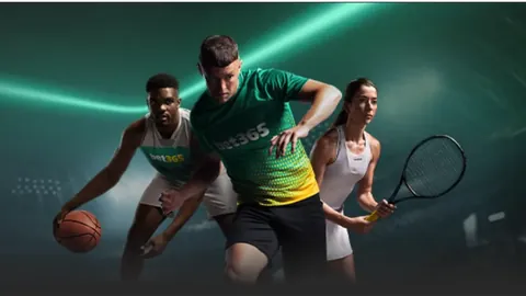 国足全力出击关键战役：核心球员悉数回归，塞尔吉尼奥掌控中场指挥